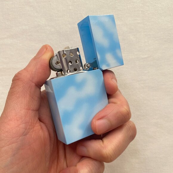 Tsubota Pearl Hard Edge Lighter in Cloud - Picture 6 of 13